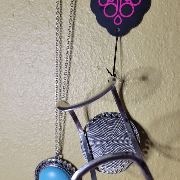 Jewelry - Picture 4 of 4